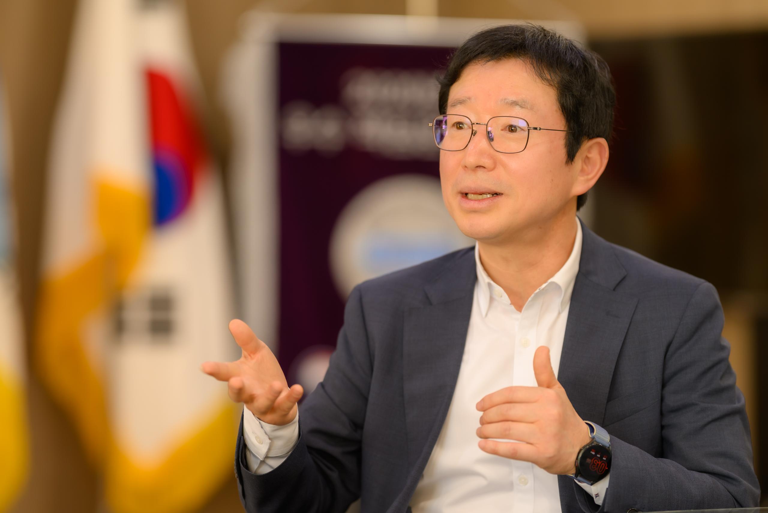 김대현 원장 (1).jpg