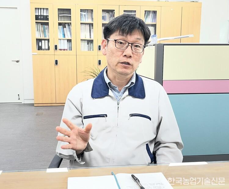 농촌진흥청 농업공학부 밭농업기계과 김병갑 과장.